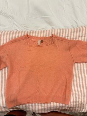 Pilcro Short-Sleeve Crewneck Cashmere Sweater in Coral Peach